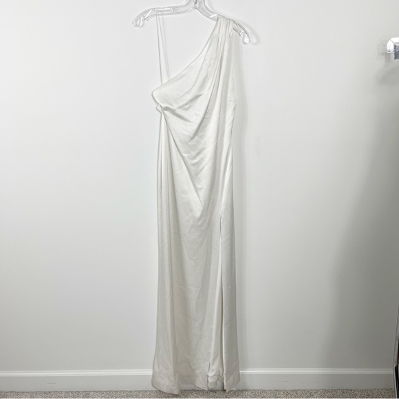 Alice + Olivia Paulette One Shoulder Satin Crepe Fitted Gown 8 NWT Off White - Picture 4 of 15